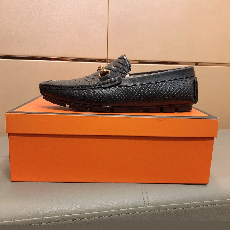 G*u*i leather shoes